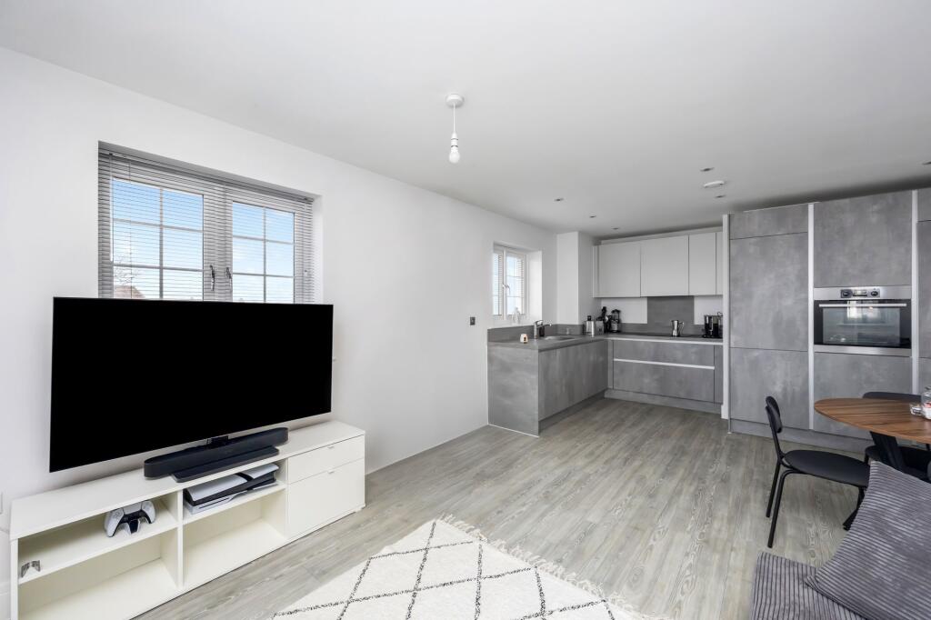 Kitchen / Lounge / Diner