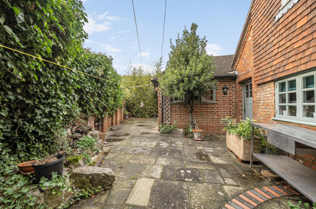 1374670-30-690e23...