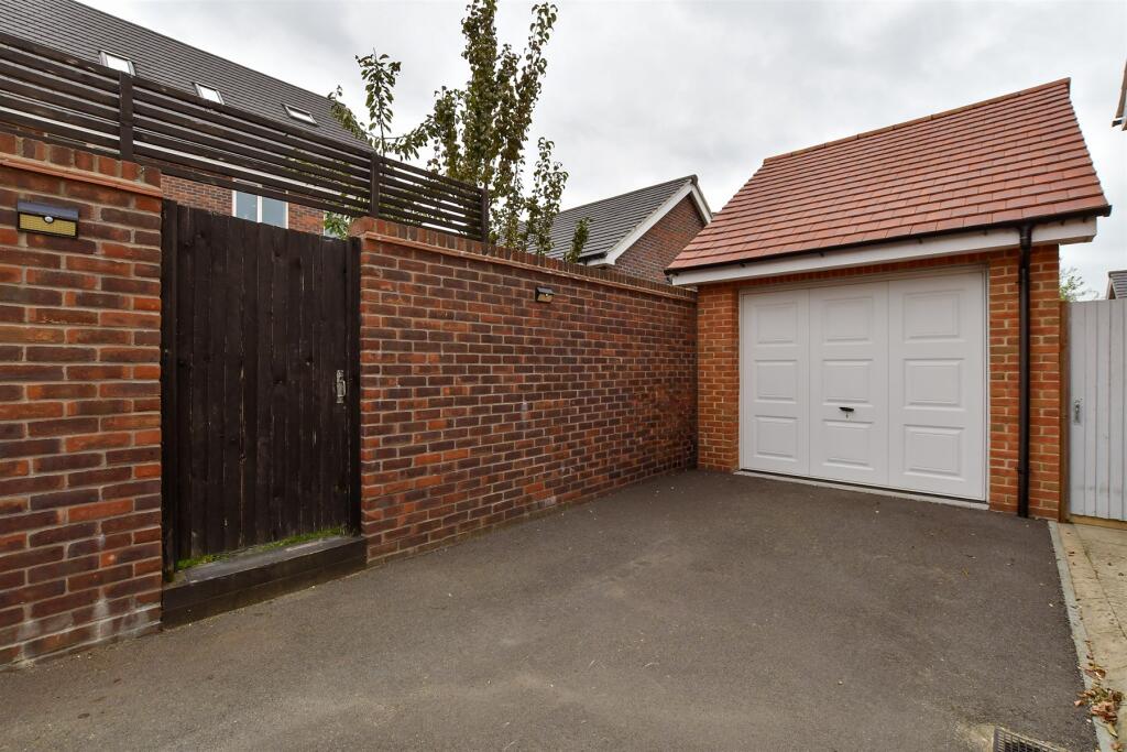 Driveway/Parking