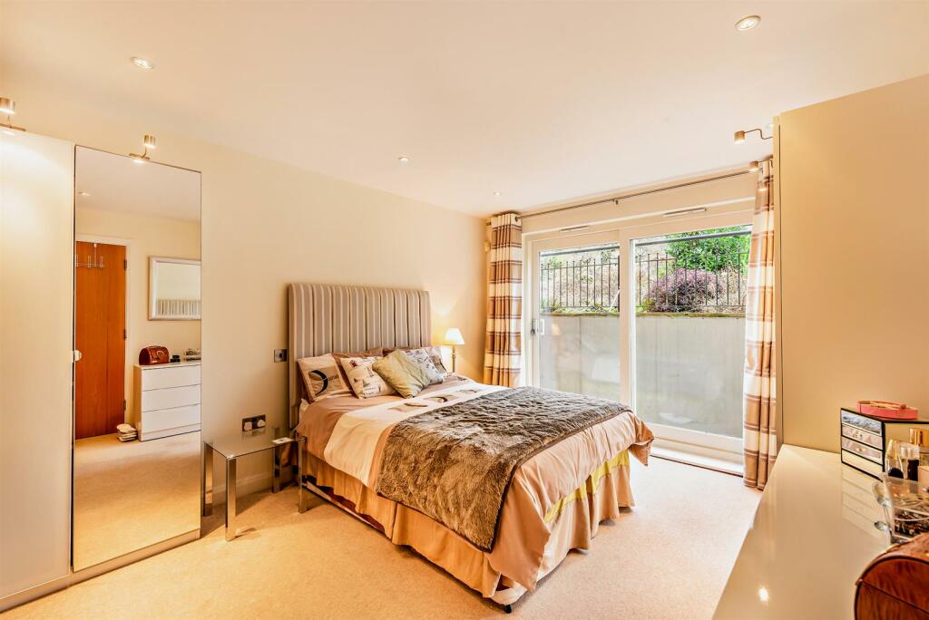 8580738-interior08v2-800.jpg