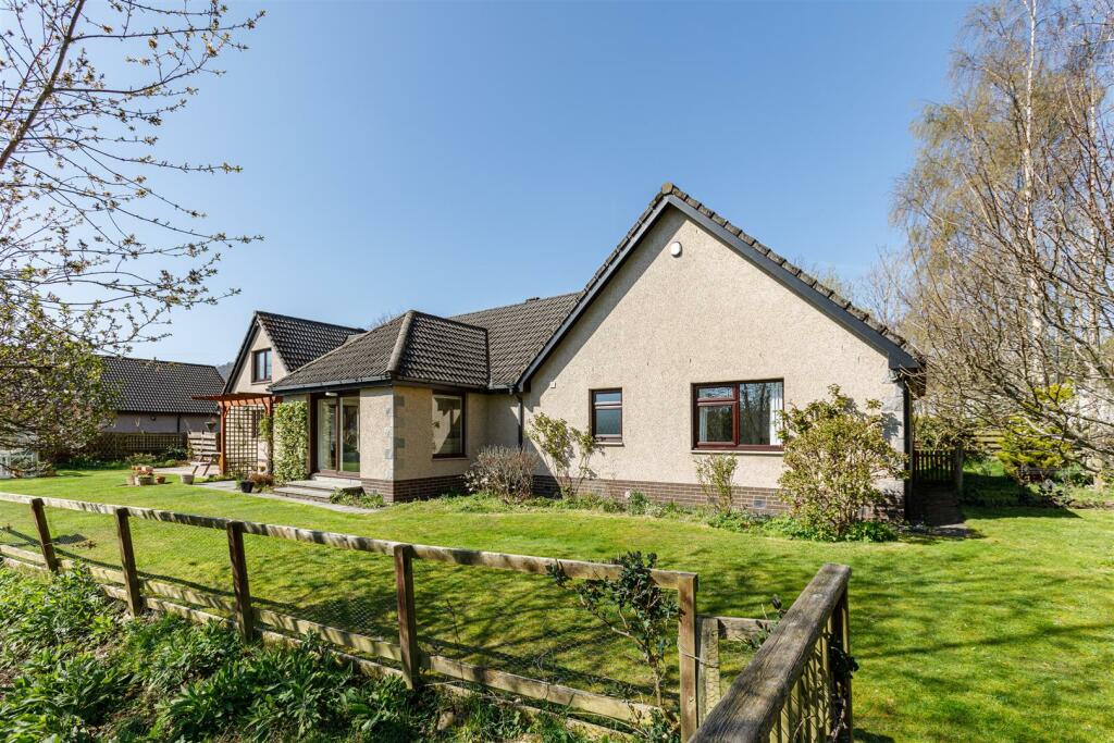 34 Melrose Road Galashiels Externals 03.JPG