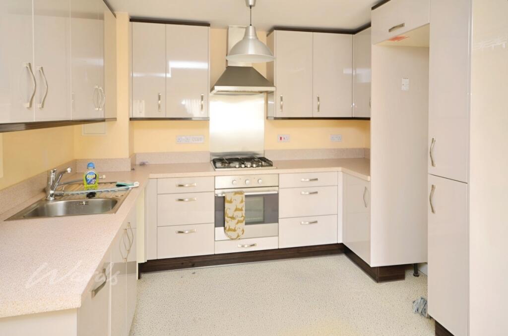 lyon kitchen