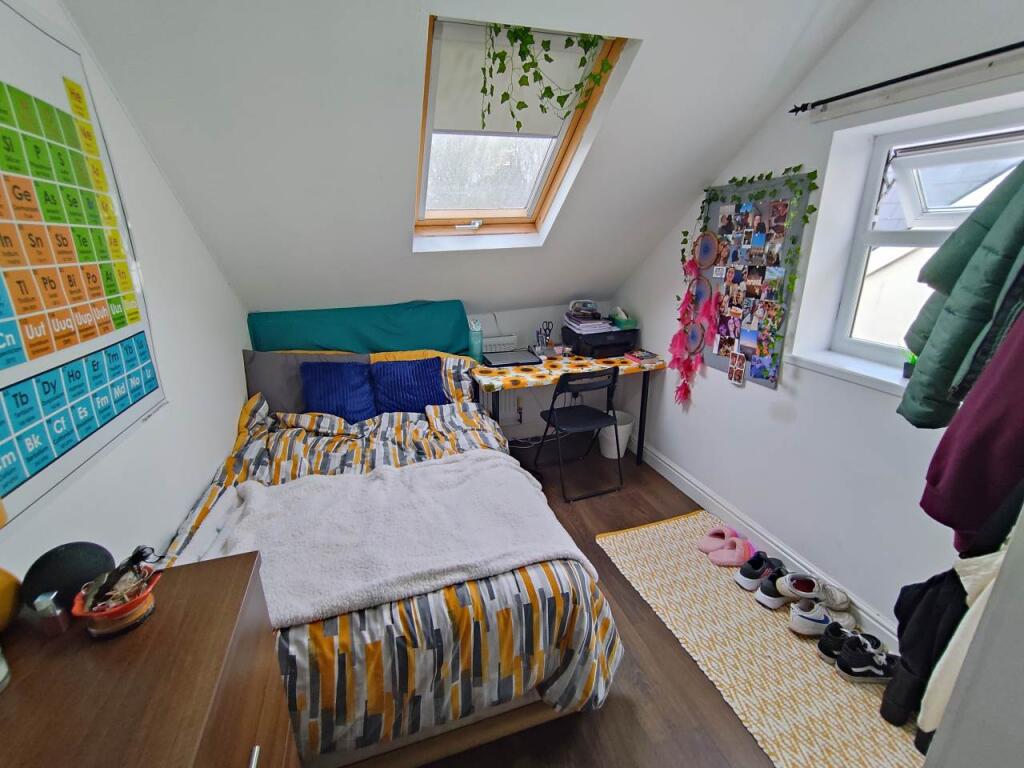 Bedroom 6 (1)