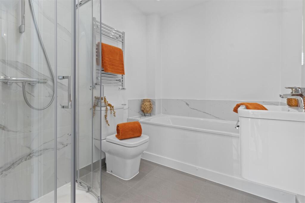Main Bathroom
