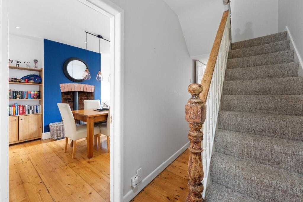 1.7 - entrance hall.jpg
