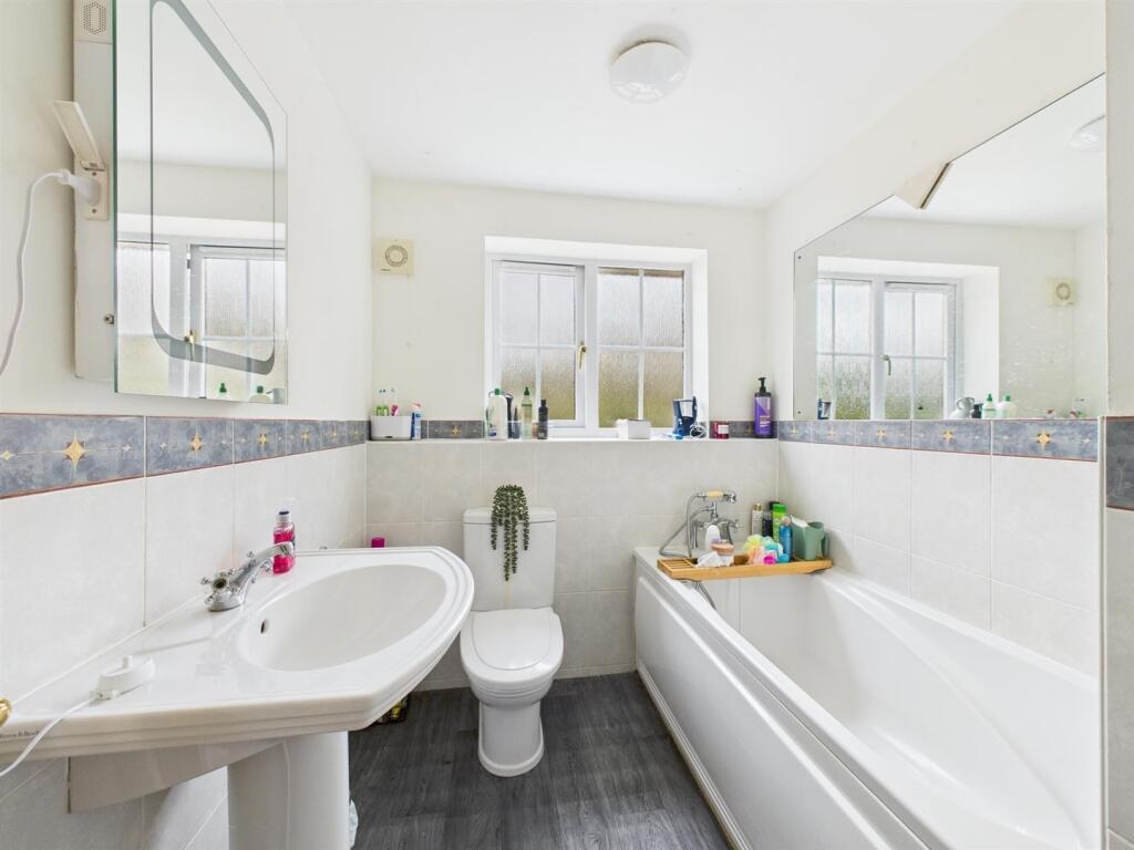 Jack &amp; Jill Bathroom