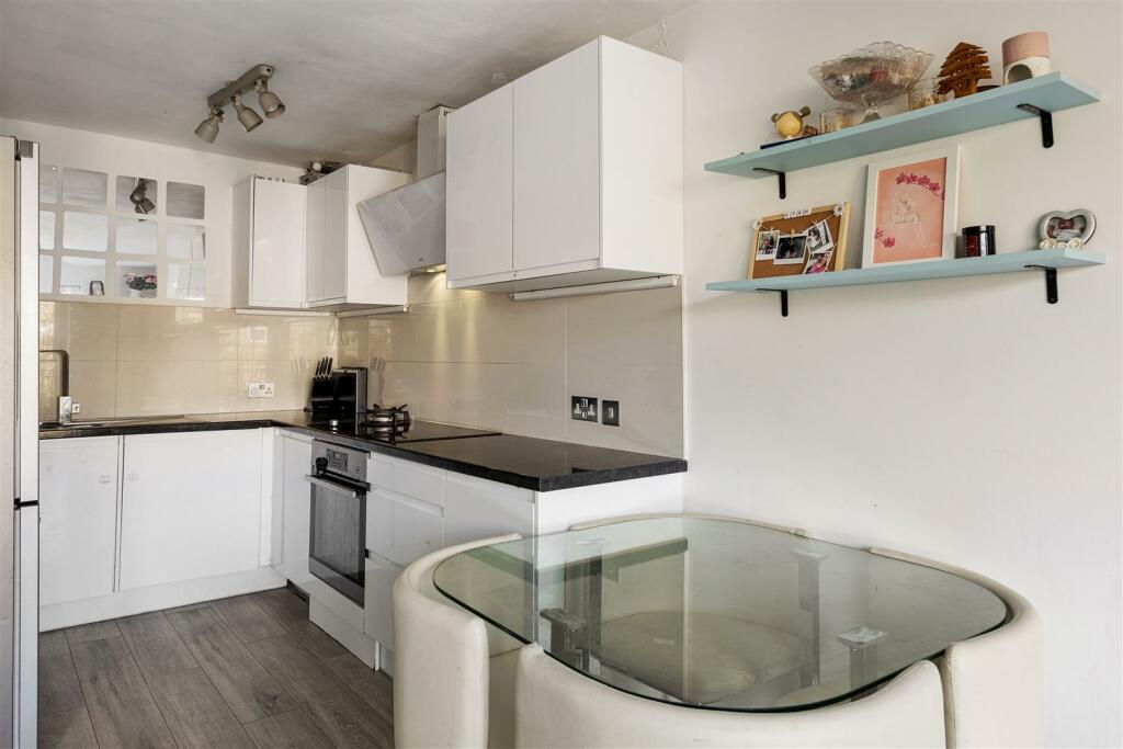 Cherrydeal Court E11