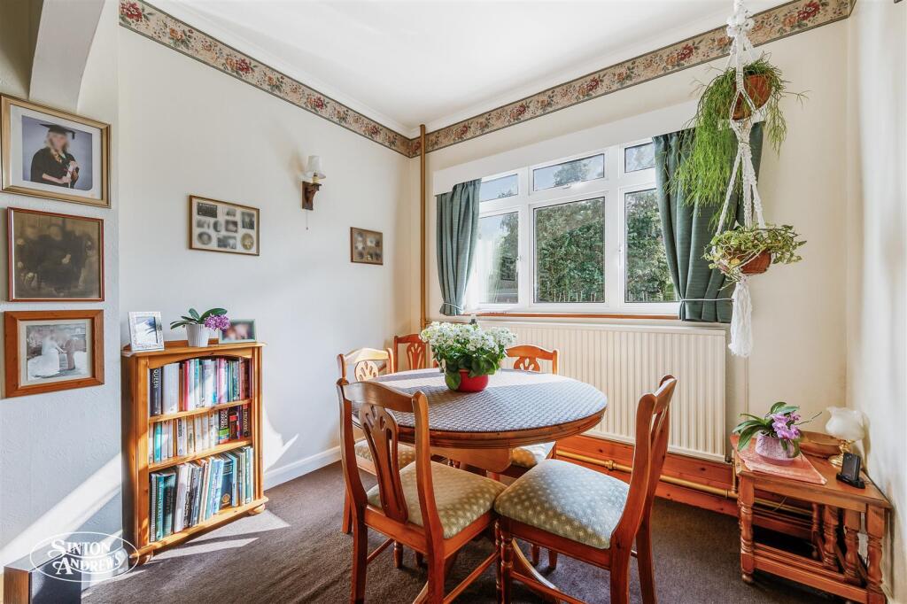 April Cottage, Walmer Gardens-5.jpg