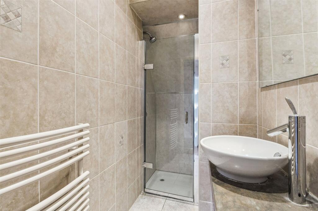 Bath/Shower Room