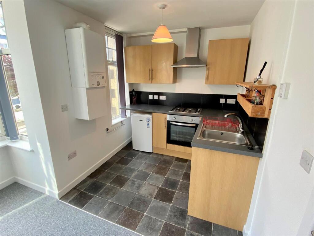 Flat 3, 6 Trebarwith Crescent Kitchen