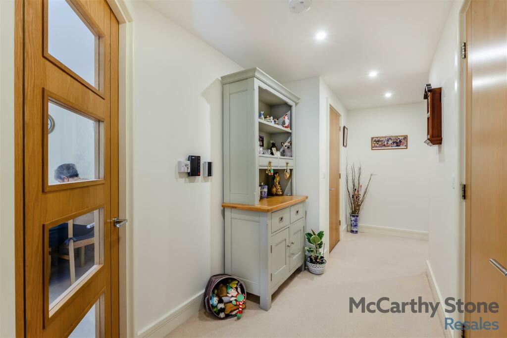 8629728-interior15.jpg