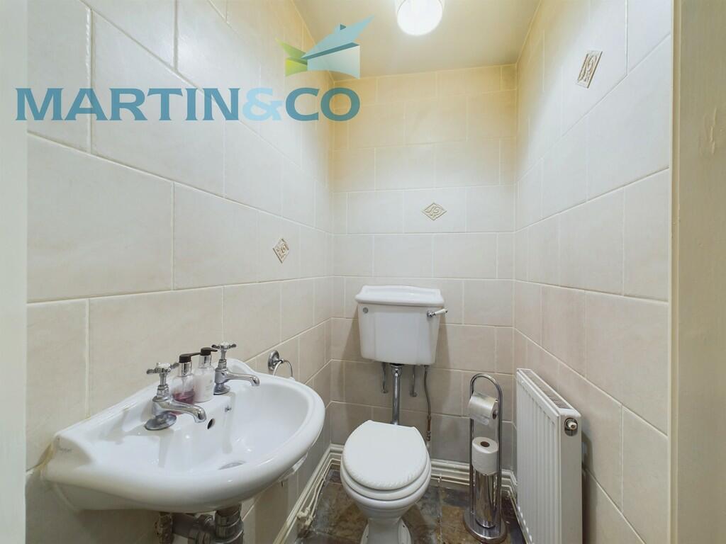 CAM01870G0-PR0143...