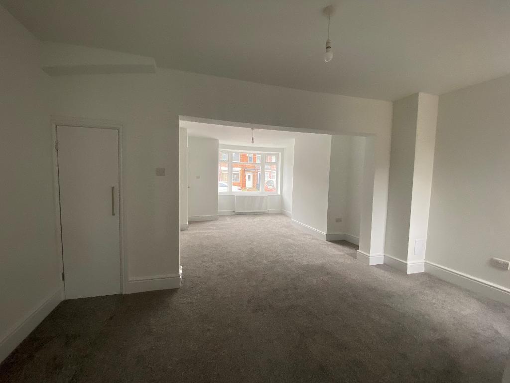 Through Lounge/Dining Area