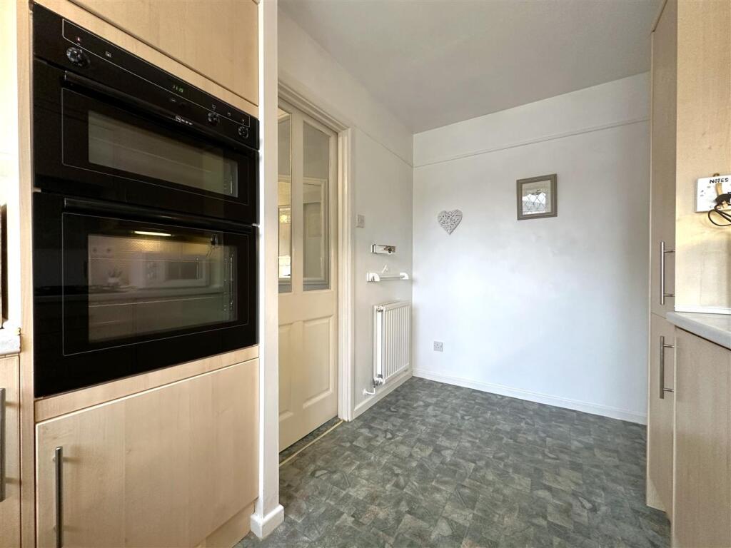 Dining Kitchen 301