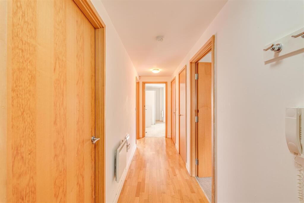 87 Hudson Gardens_6.jpg