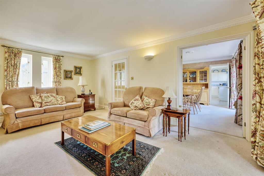 10-4 Rectory Court E