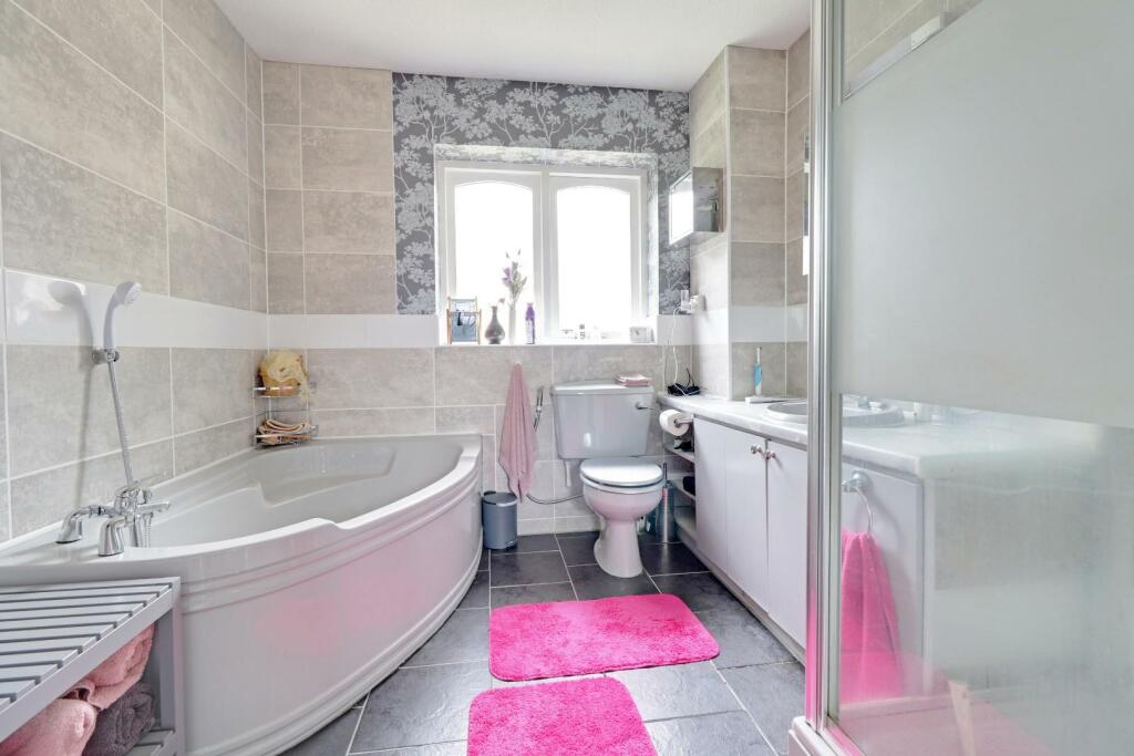 Ensuite III.jpg
