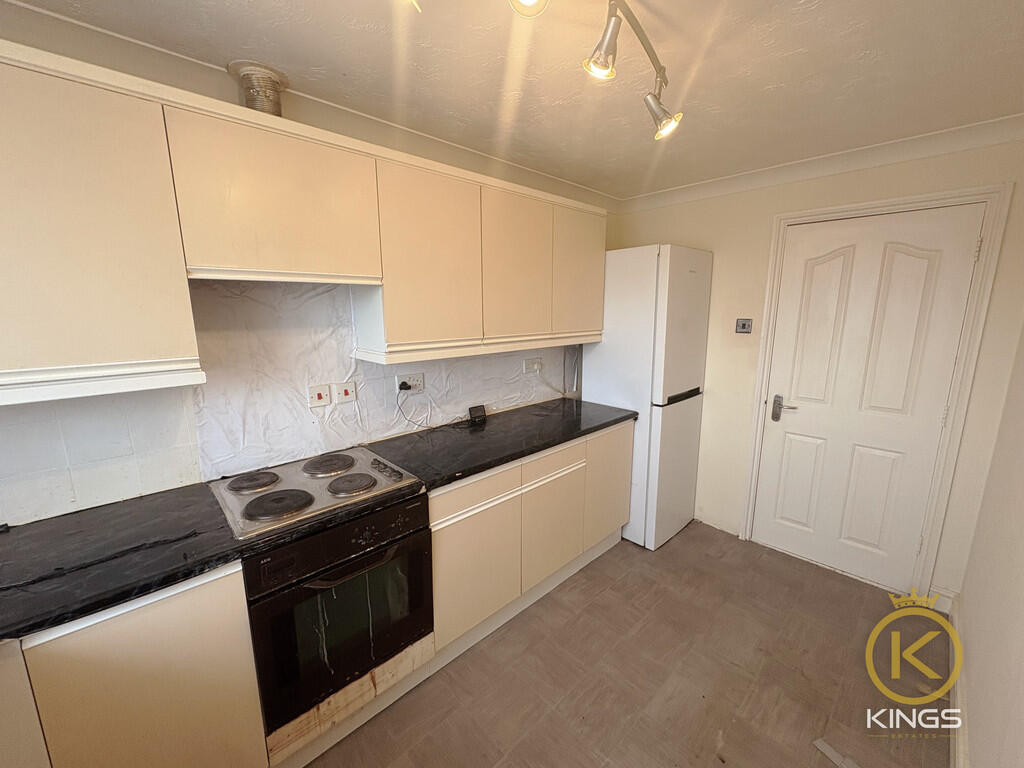 7 RHYS COURT (9)
