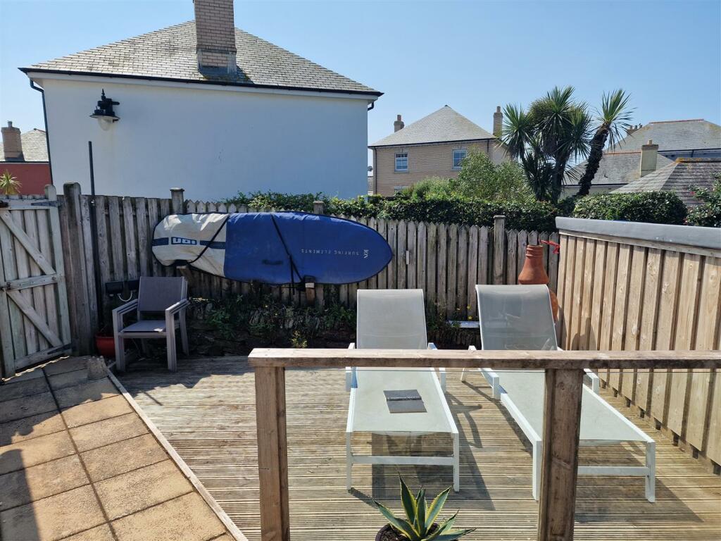 Side Deck.