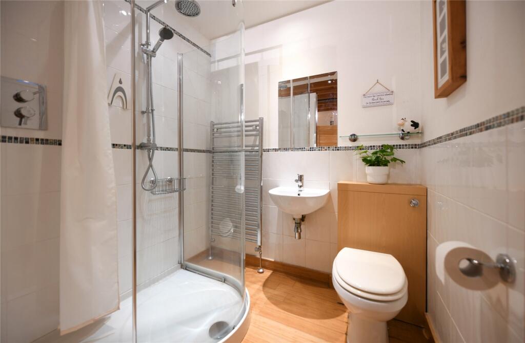 Bedroom 2 Ensuite