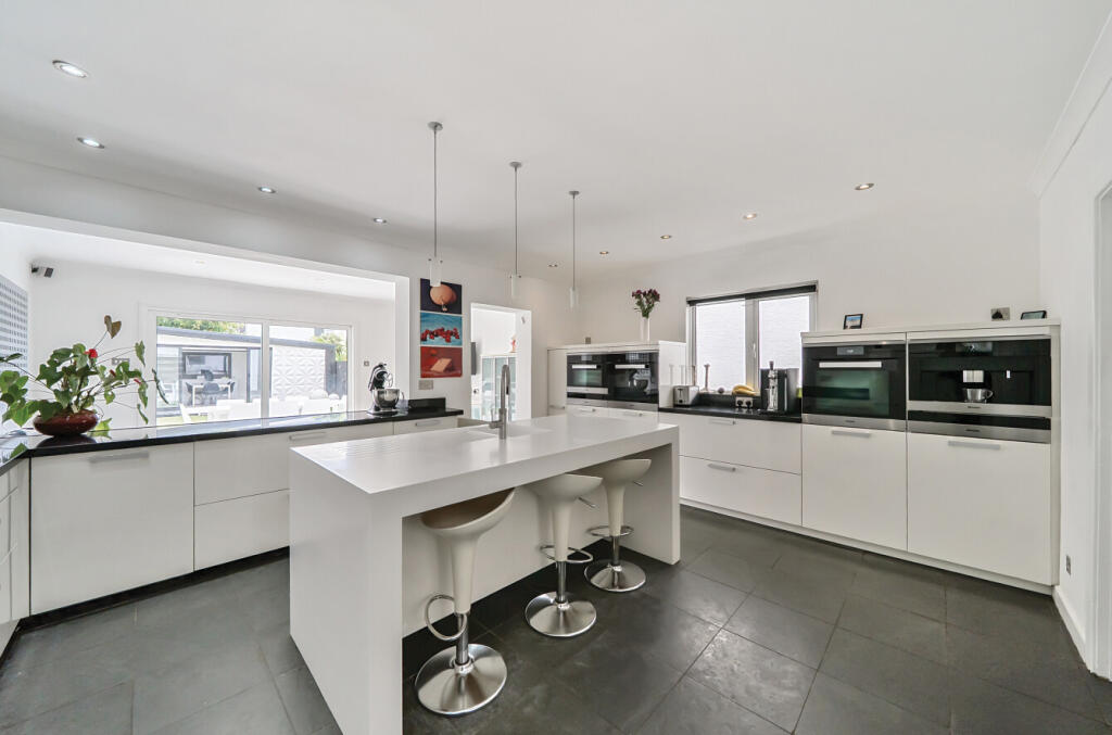 1326956-9-687638a...