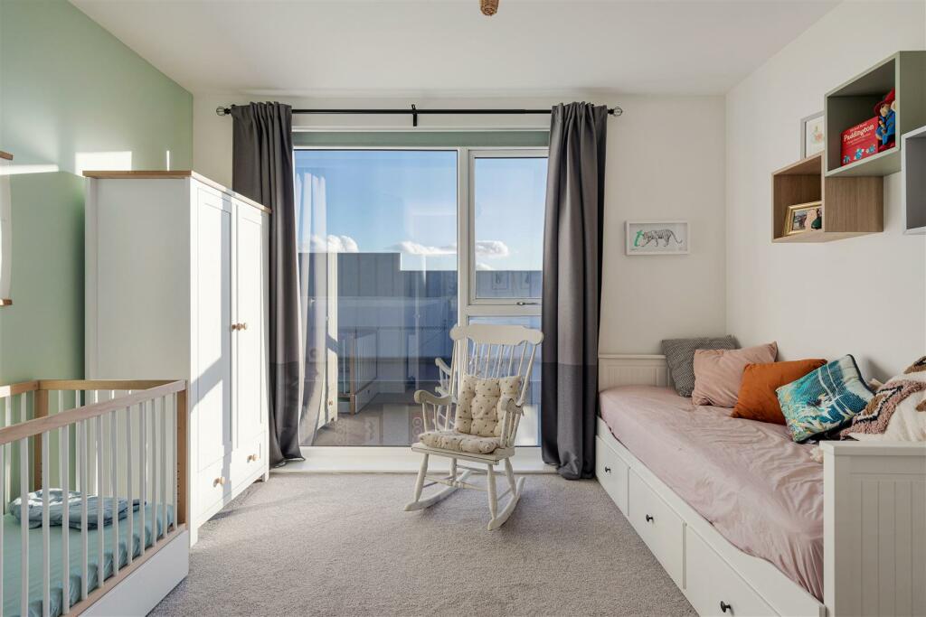 36 Hickman Avenue E4