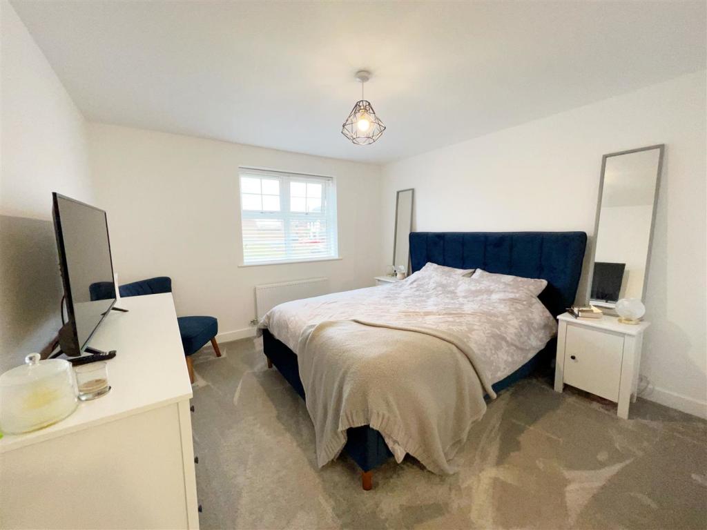 Master Bedroom 2.jpg