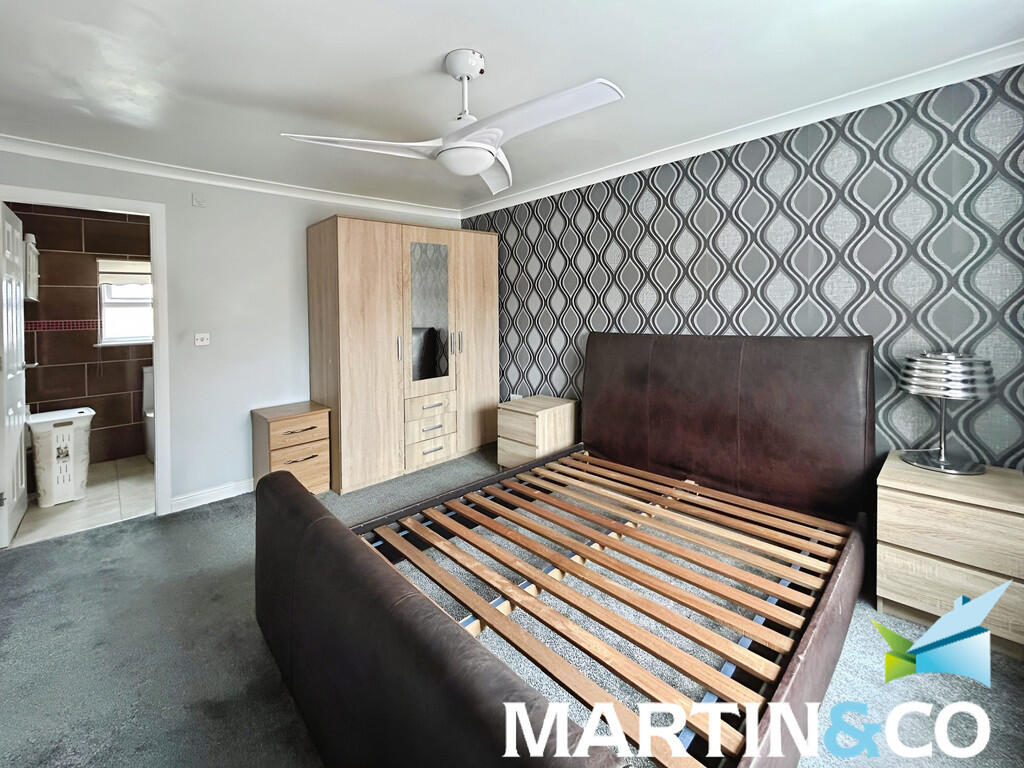 ebc45b8a-IMG-2025...