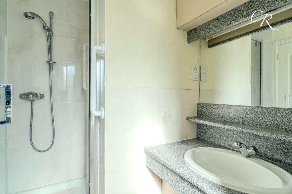 En-suite To Bedroom 1