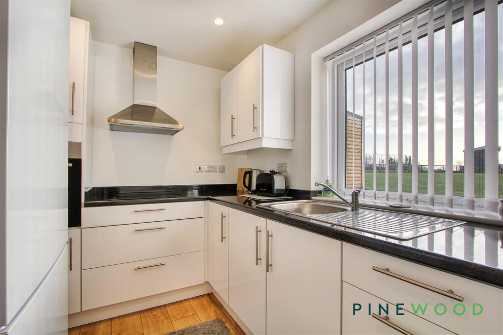 KITCHEN (ANNEXE)