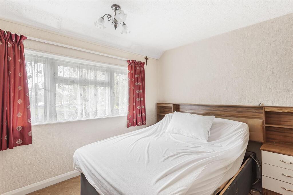 Ruggles Brise Bedroom.jpg