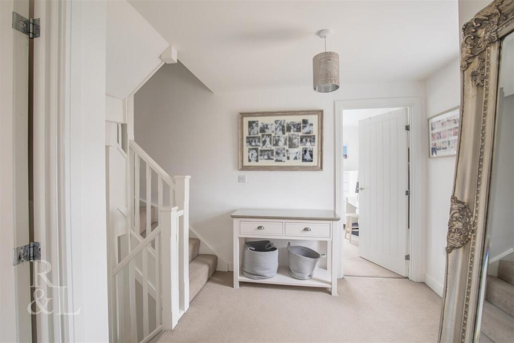 1, Hawksbeard Close  (19).jpg