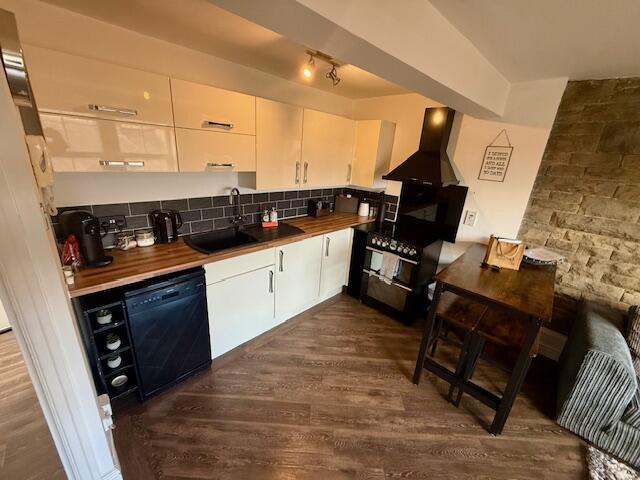 Kitchen T202510241619.jpg