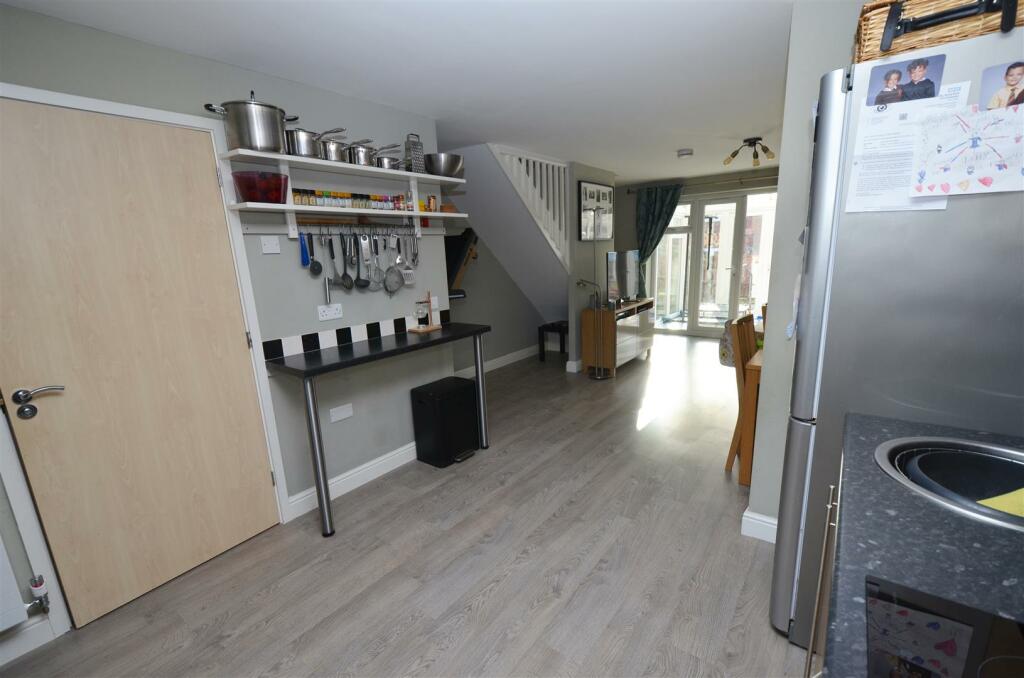 kitchen to lounge.jpg