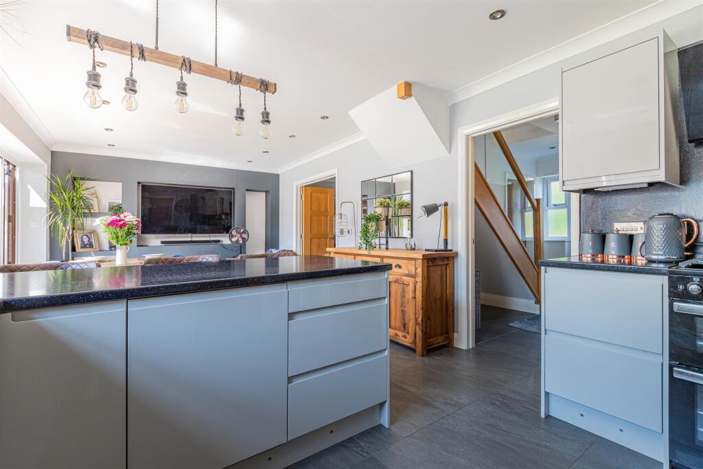 Mountain Road 10-34.jpg