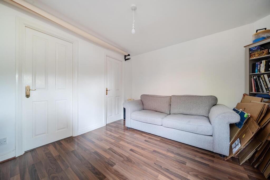 8-681b69e5e6188-1286163-ARW-8 .jpg