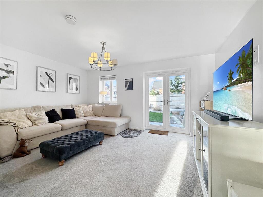 Open Plan Living / Dining / Kitchen