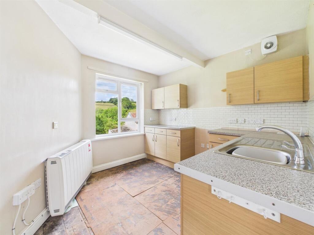 4 - Semi-detached House for Auction, Butcombe.jpg