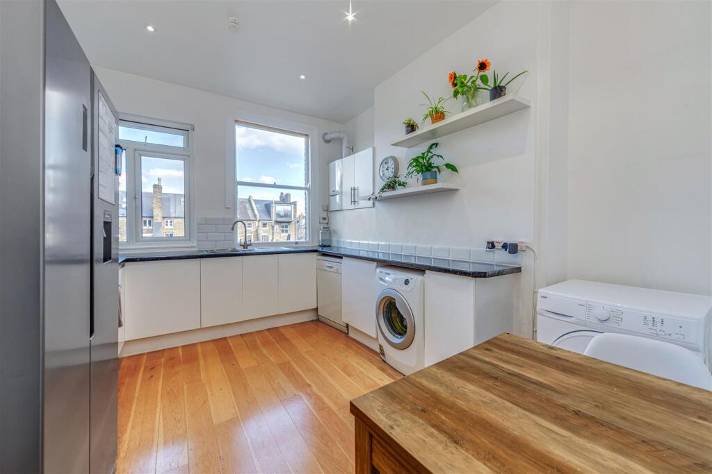 kitchen 2.jpg