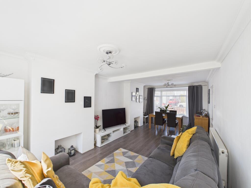 CAM05192G0-PR0042-STILL018