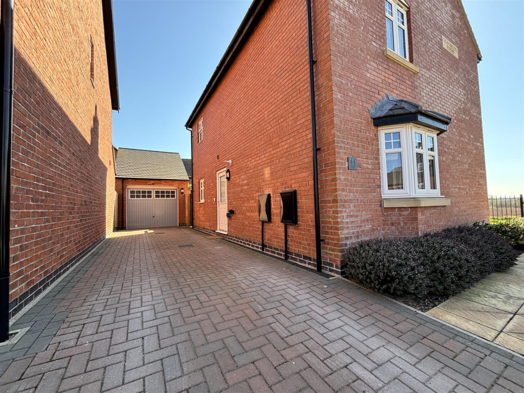 11 Primrose Walk, Ravenstone