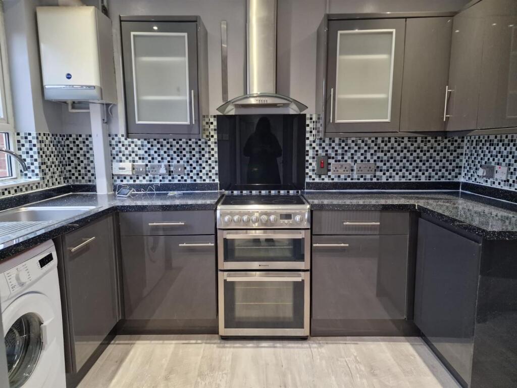 Kitchen x 2.jpg