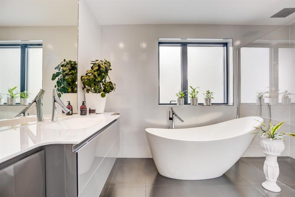 Ensuite