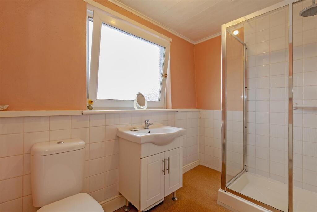 Shower Room-1.jpg