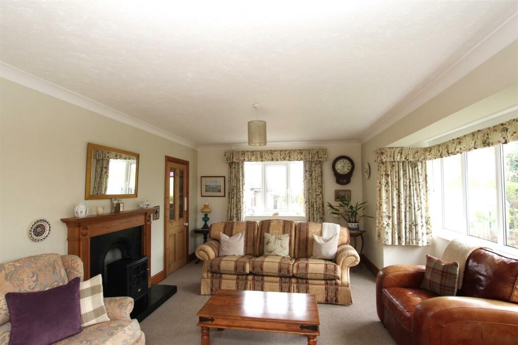 Living Area.JPG