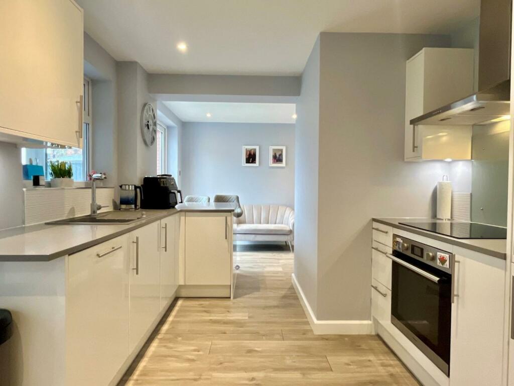 kitchen 3.jpg