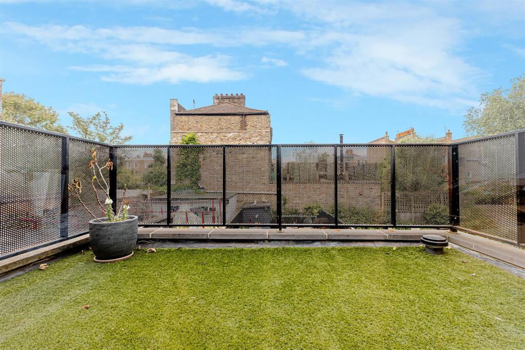 Tottenham Rd (24).jpg