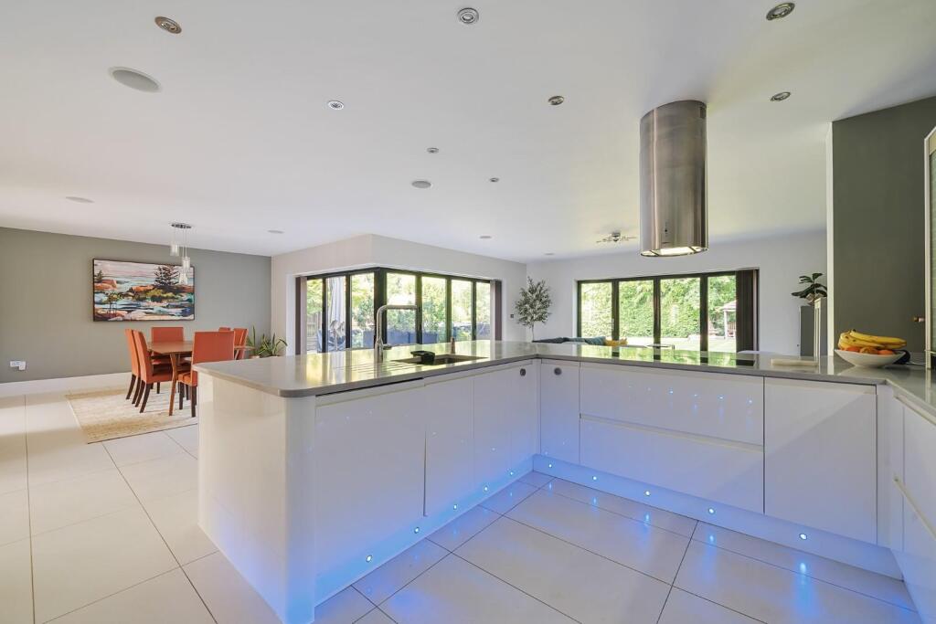 Kitchen 3.jpg