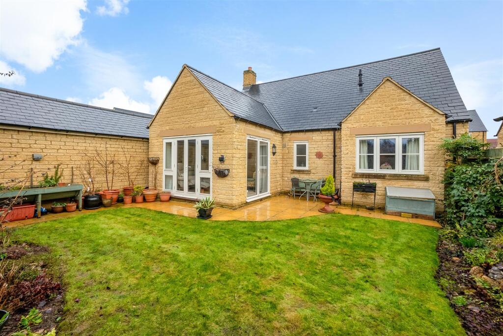 16 Porter Close-15.jpg