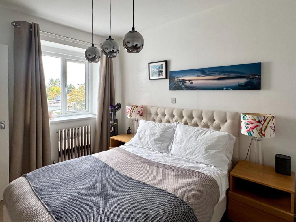 Sitting Room/Bedroom 3